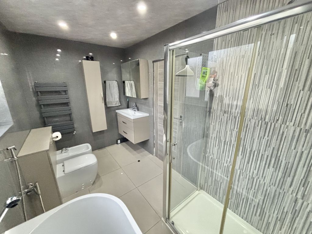 Additional image 31 of 5 bed detached house for saleClifton Drive, South Shore FY4