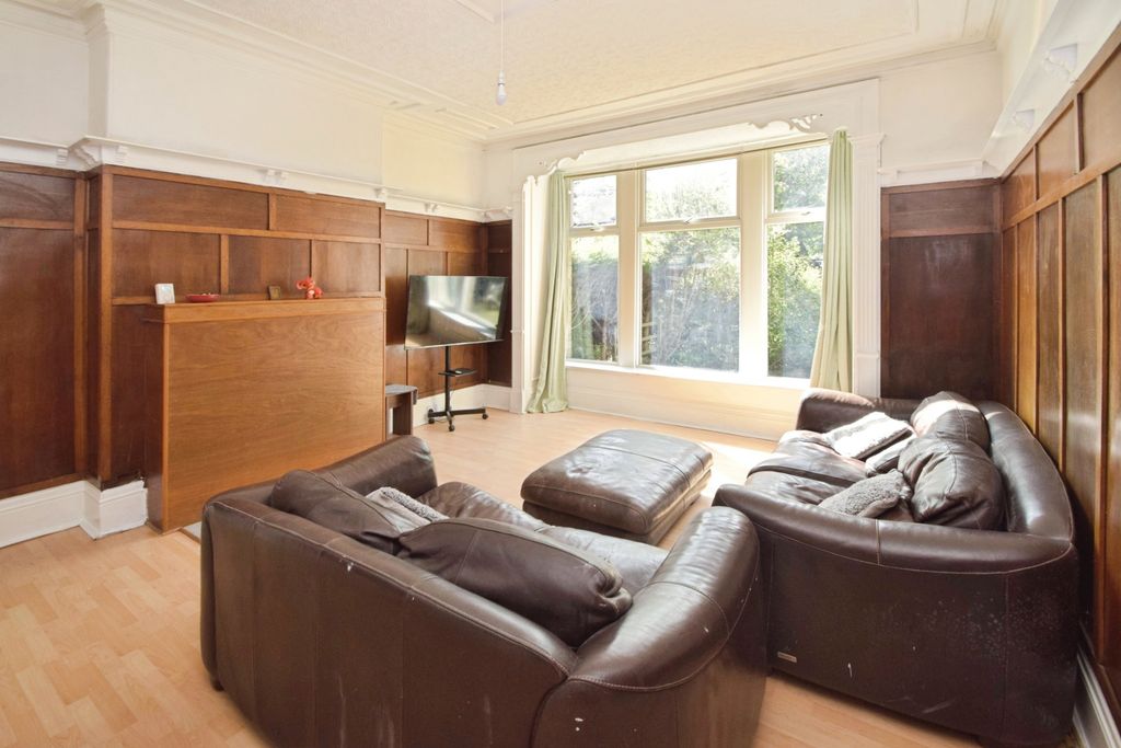 Additional image 3 of 2 bed flat for saleDallam Road, Saltaire, Bradford, West Yorkshire BD18
