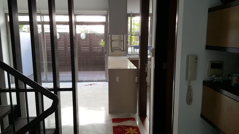 Laurel Wood Avenue photo 4