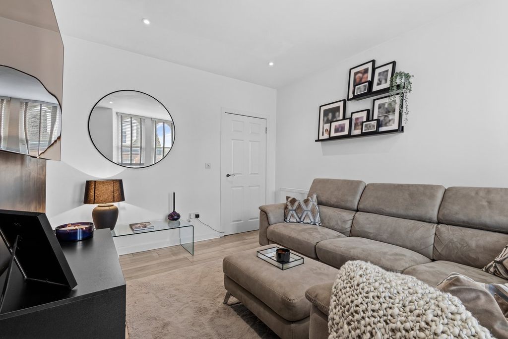 Additional image 4 of 3 bed flat for saleBridge Street, Galston KA4