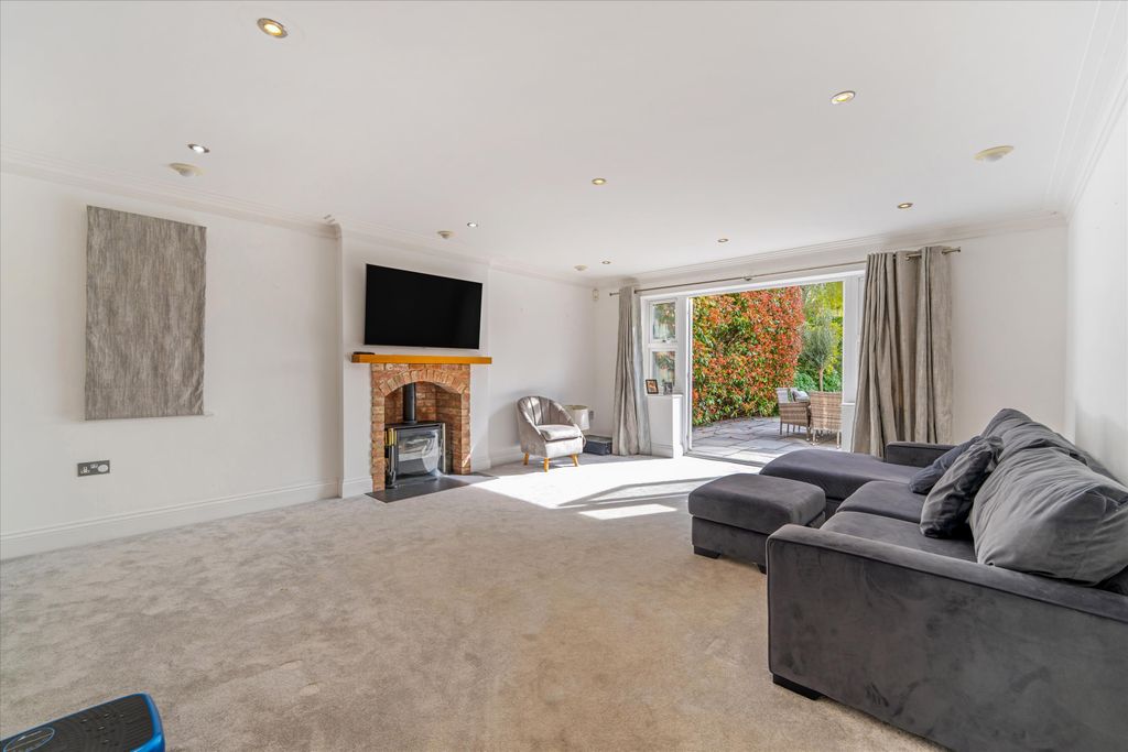 Additional image 8 of 7 bed detached house for saleTilehurst Lane, Binfield, Bracknell, Berkshire RG42