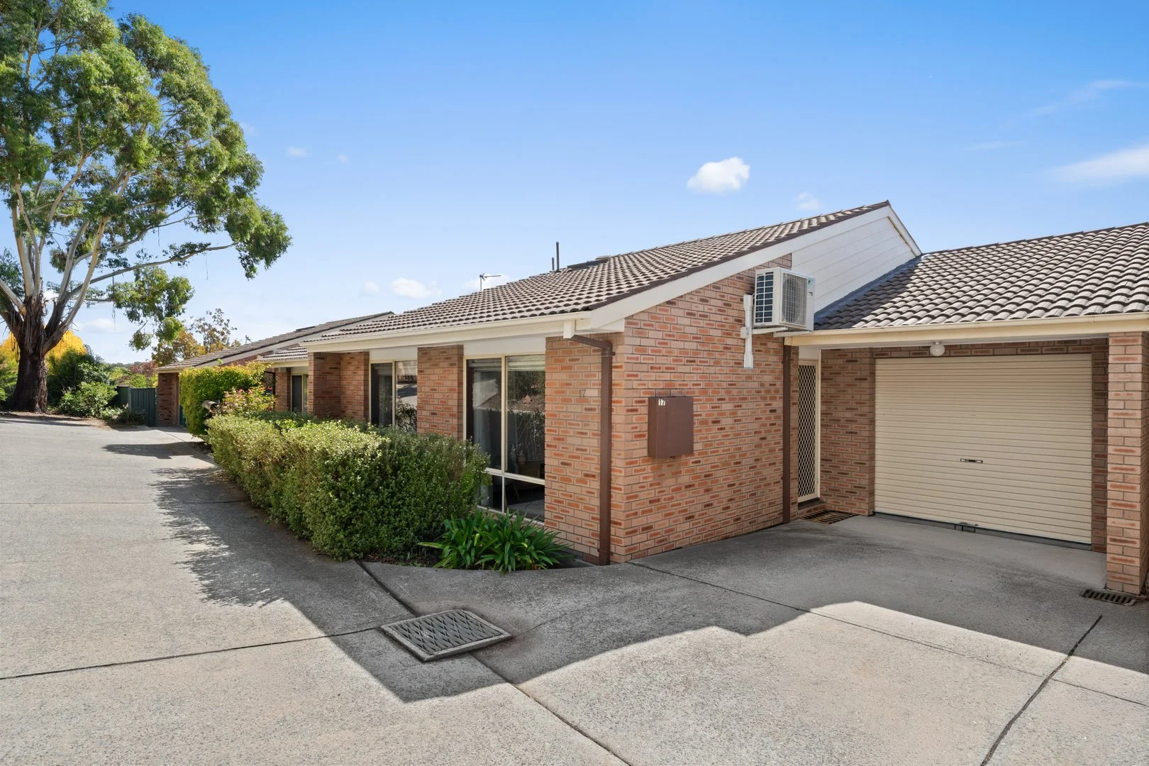 17/15 Scarfe Close, Gordon ACT 2906 photo 2