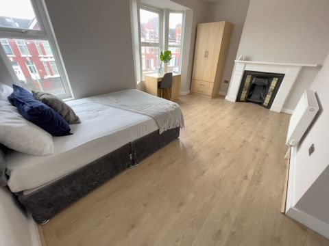 Sheil Road L6