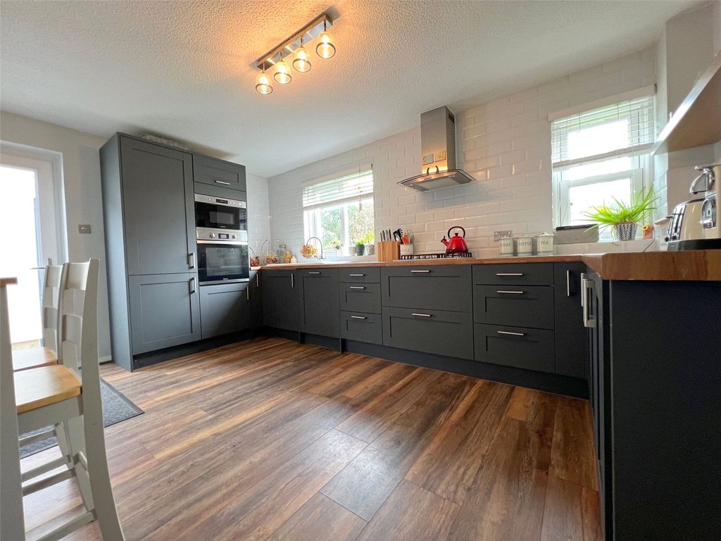 4 bed detached house for saleMillard Park, St. Davids, Haverfordwest, Pembrokeshire SA62 photo 5