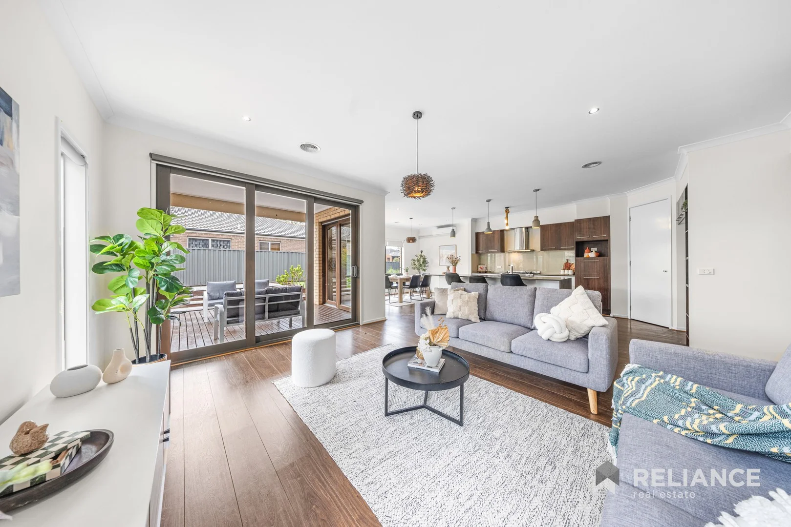 2 Mchaffie Terrace, Manor Lakes VIC 3024