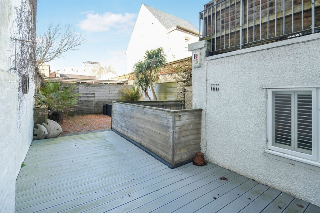 Additional image 7 of 3 bed flat for saleSussex Square, Brighton BN2