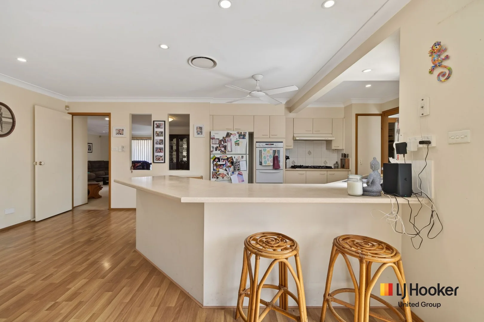 11 Michelago Circuit, Prestons NSW 2170 photo 4