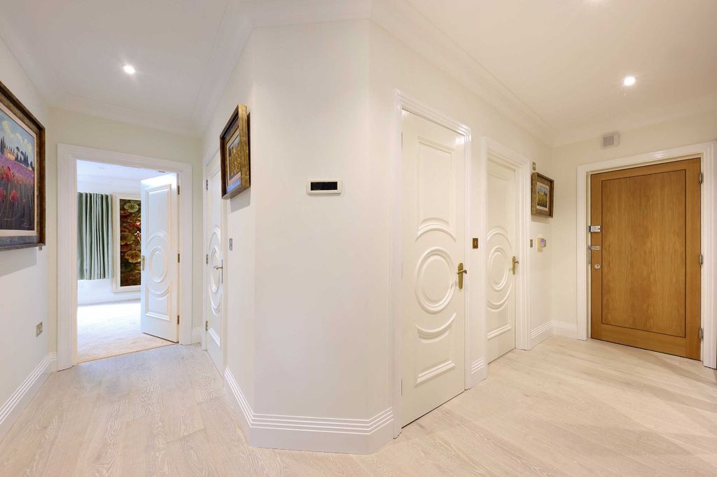 Additional image 7 of 2 bed flat for saleWillington Court, Station Road, Beaconsfield HP9
