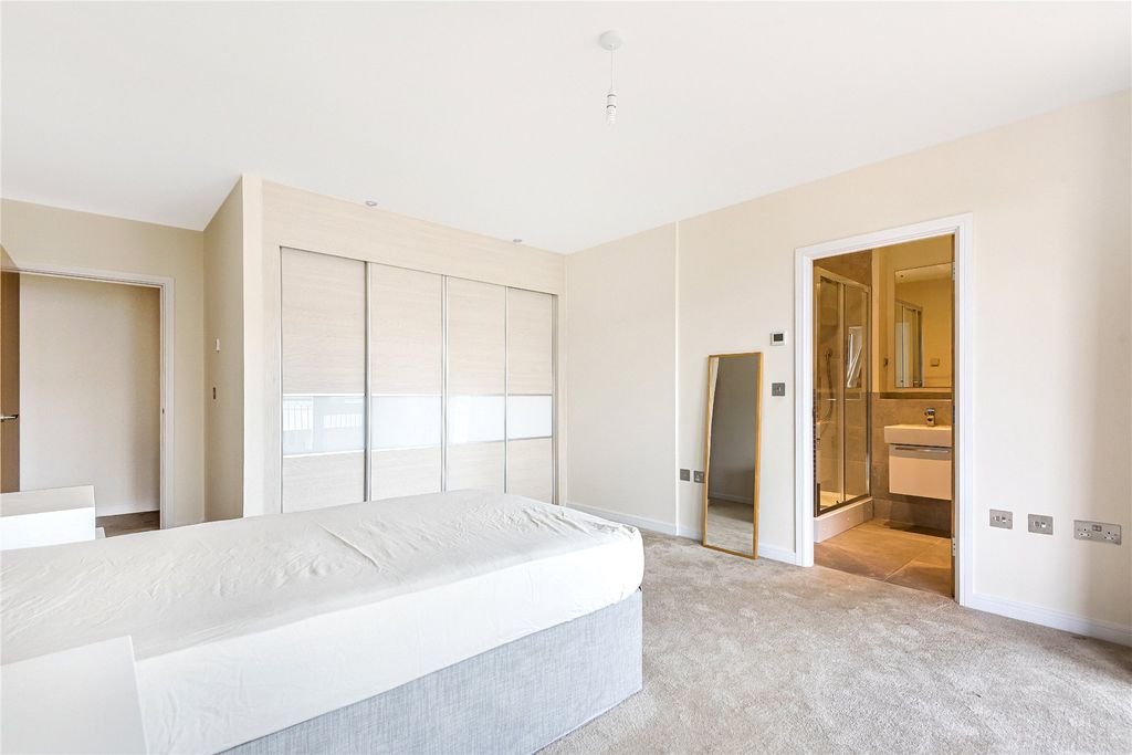 Additional image 14 of 2 bed flat for saleAlmansa Way, Lymington, Hampshire SO41