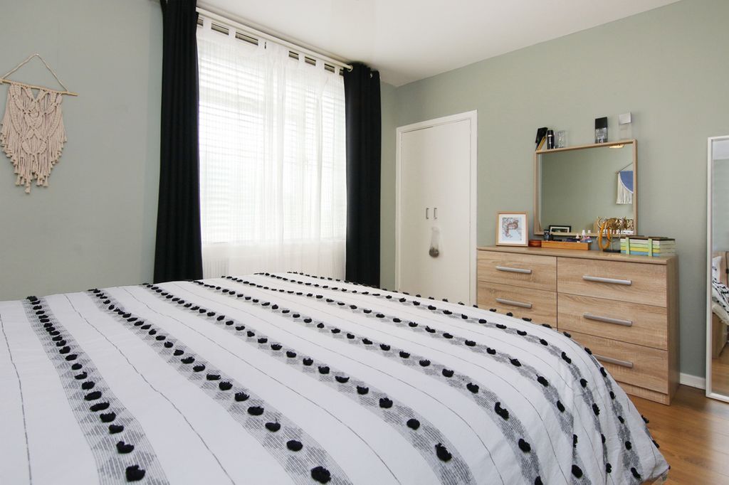 Additional image 11 of 3 bed flat for sale6 Park Avenue, Loanhead EH20