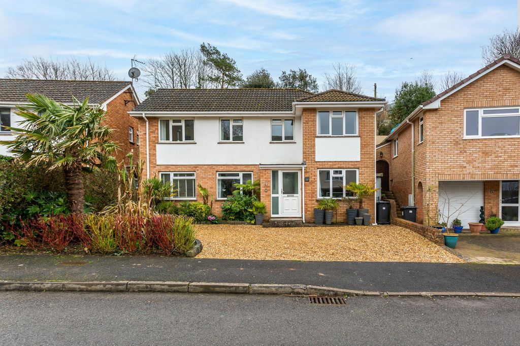 4 bed detached house for saleHazel Avenue, Braunton, North Devon EX33