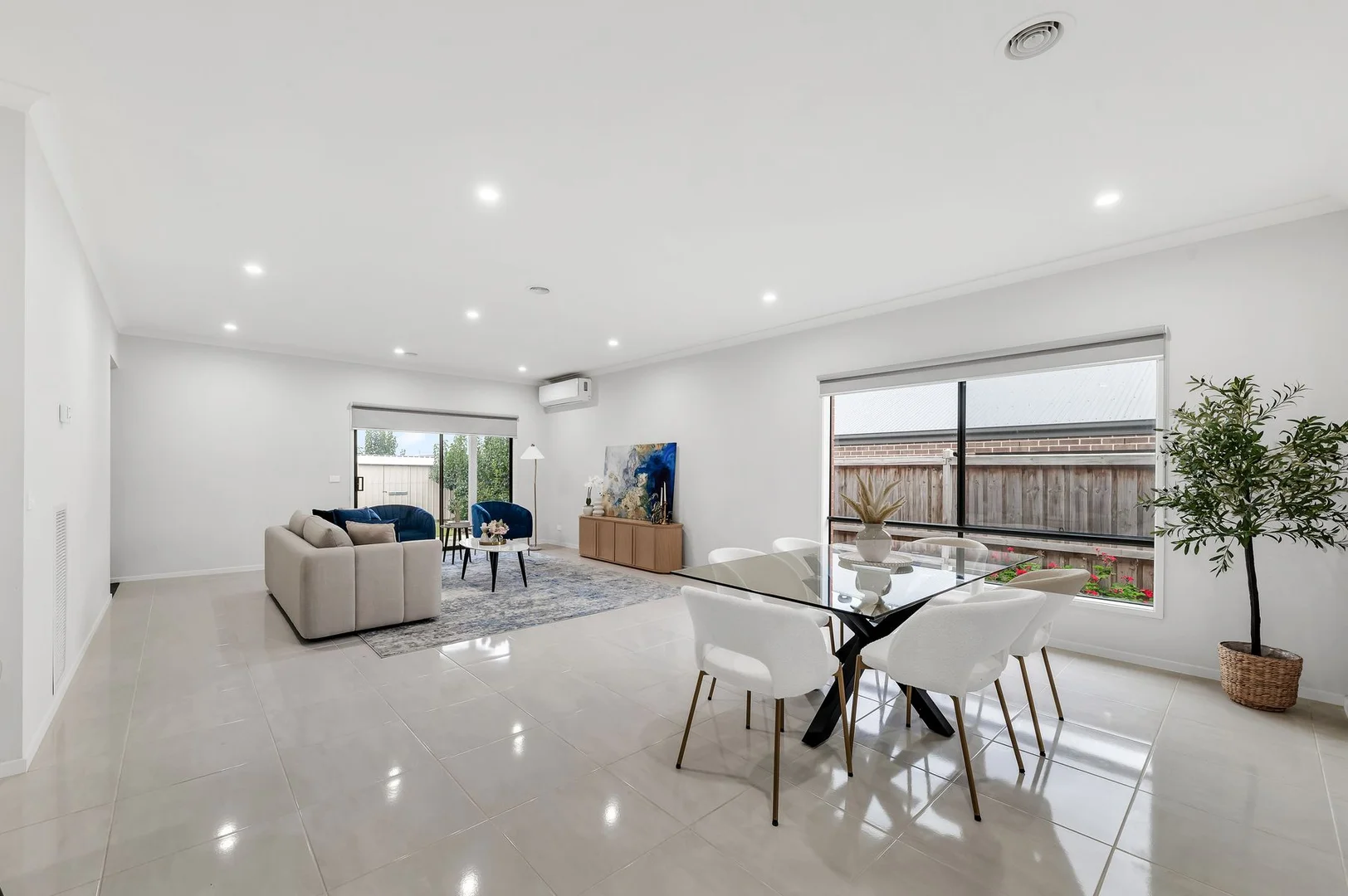 10 Denton Drive, Warragul VIC 3820 photo 4