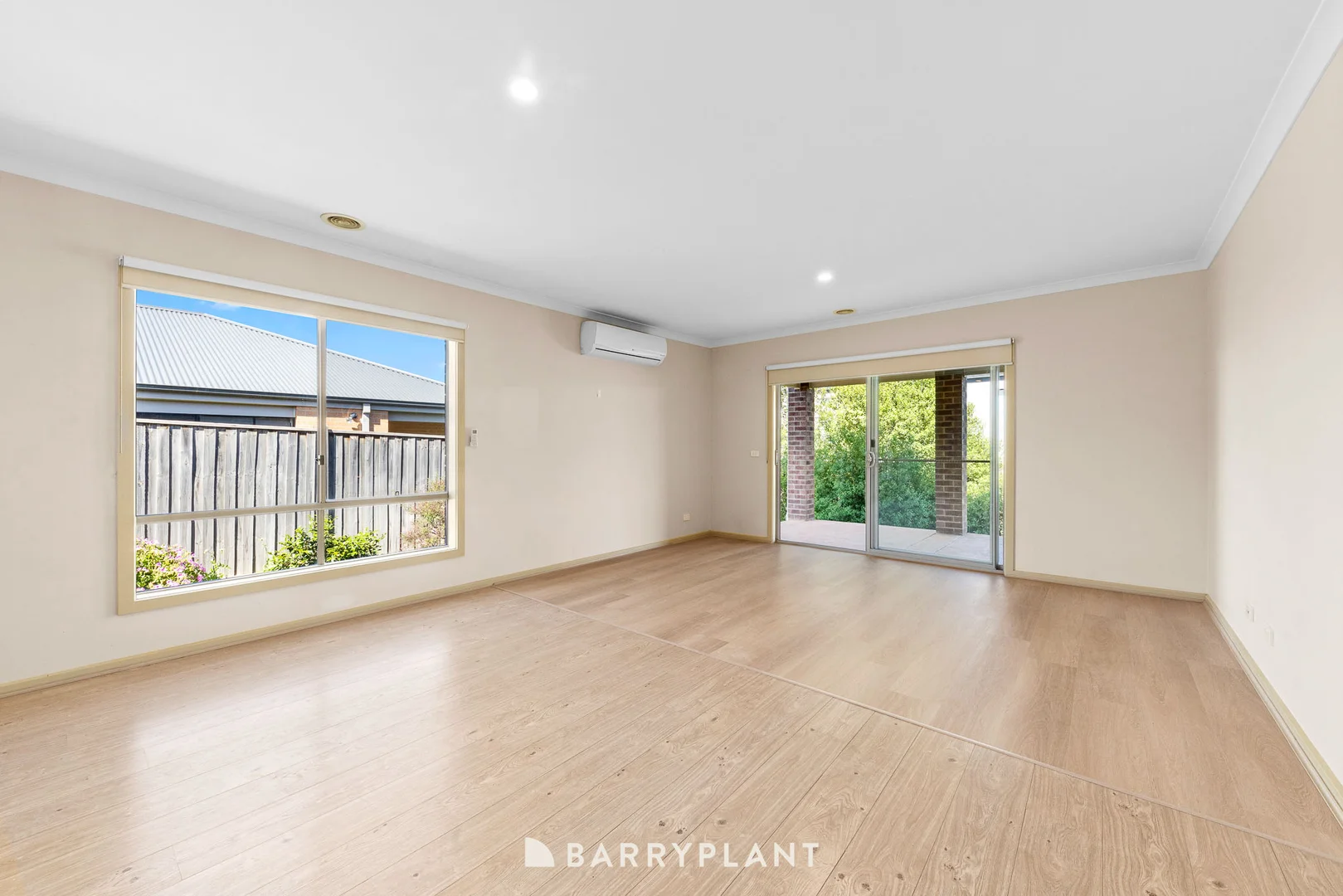 61 Como Parade, Clyde North VIC 3978 photo 4