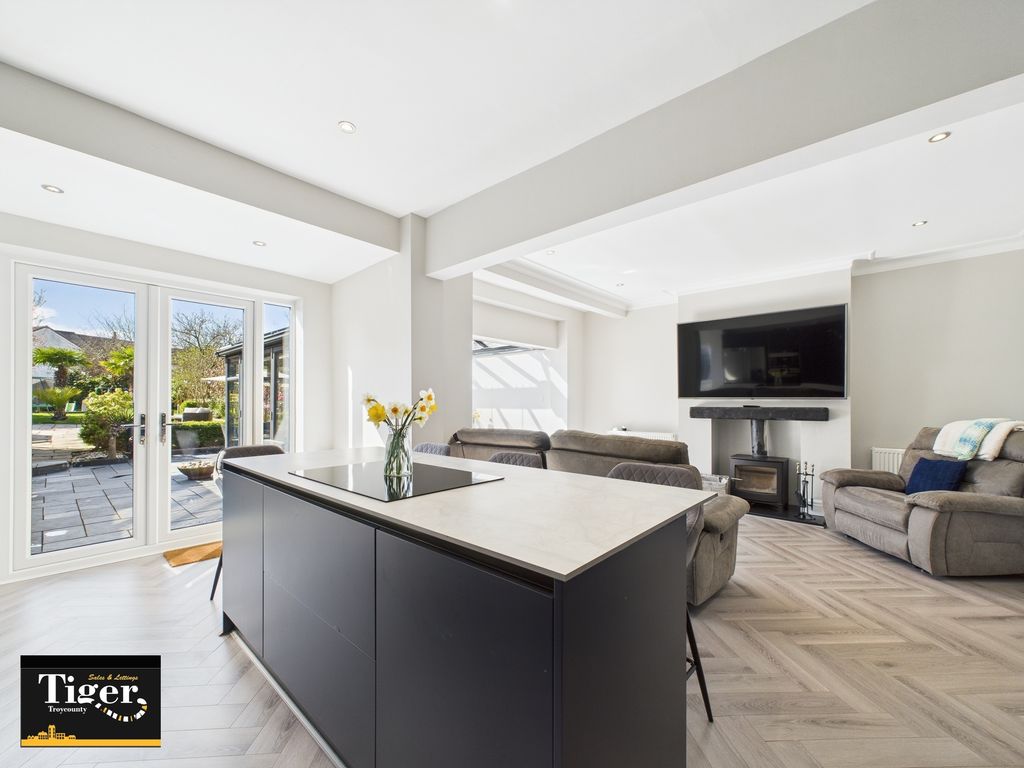 Additional image 10 of 4 bed semi-detached house for saleWest Park Drive, Blackpool FY3