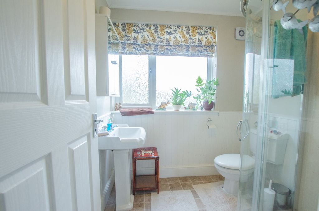 Additional image 12 of 4 bed flat for sale85 Fore Street, Bodmin PL31