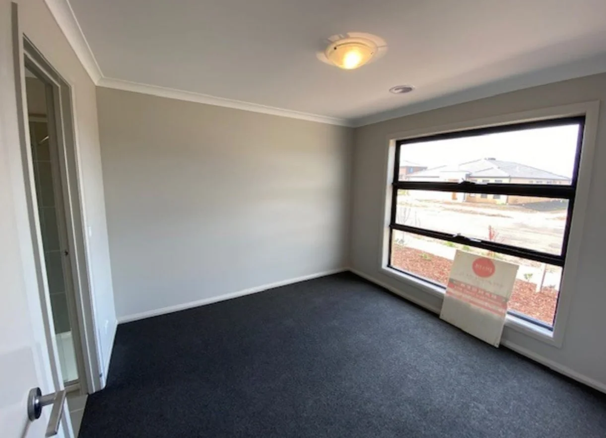 9 Pearce Way, Weir Views VIC 3338 photo 5