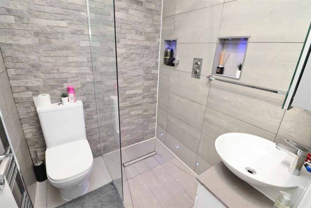 Additional image 31 of 5 bed semi-detached house for saleStanborough Avenue, Borehamwood WD6