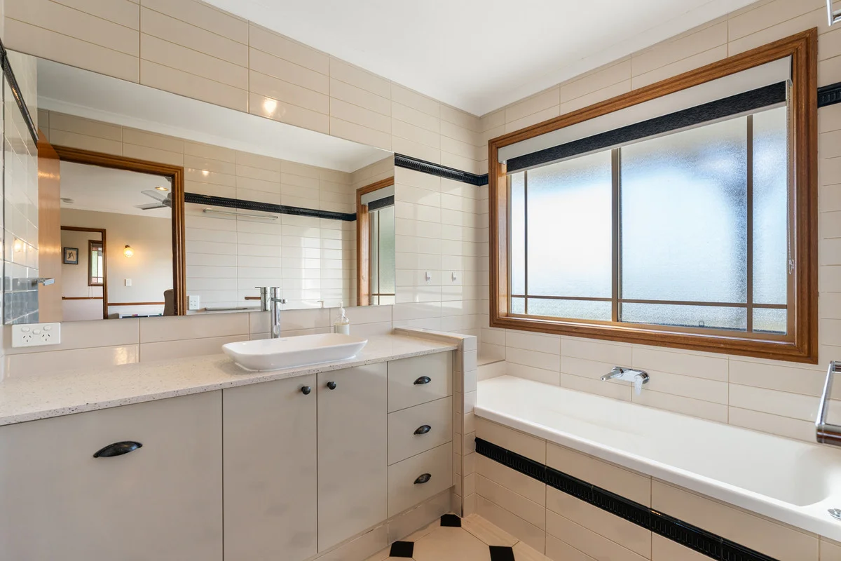 Additional image 17 of 37 Harvey Street, Mount Lofty QLD 4350