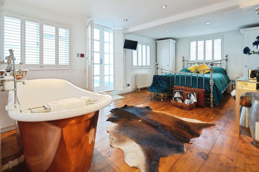 Additional image 4 of 3 bed flat for saleSussex Square, Brighton BN2