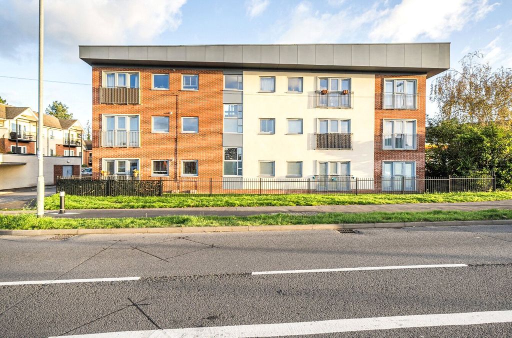 Additional image 22 of 2 bed flat for saleLondon Road, Binfield, Bracknell, Berkshire RG42