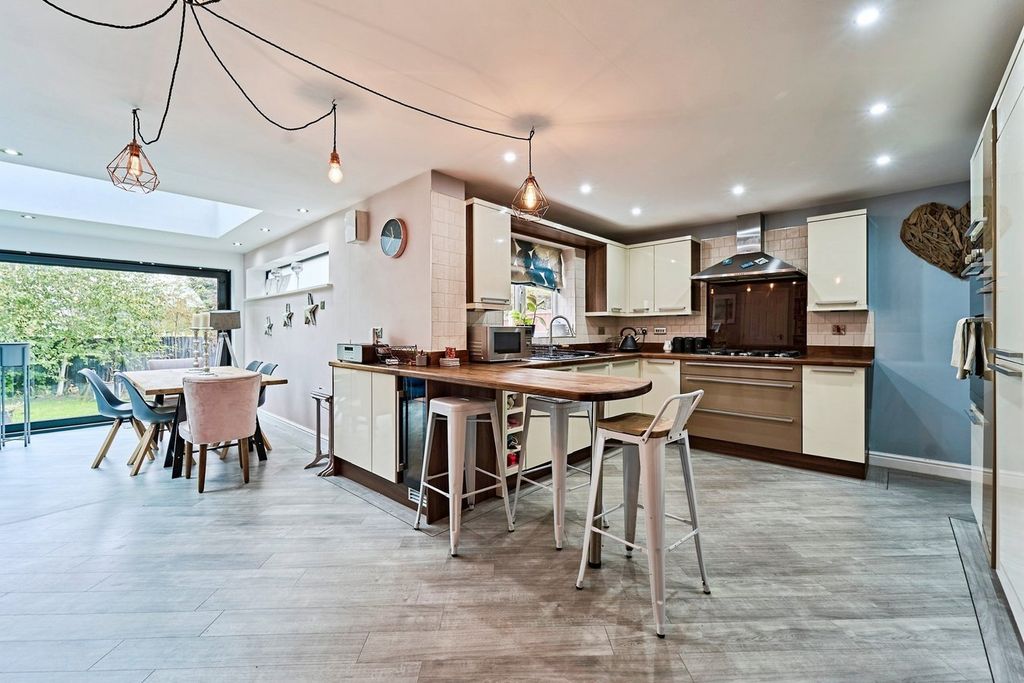 Additional image 2 of 5 bed detached house for saleLudlow Gate, Bridgnorth WV16