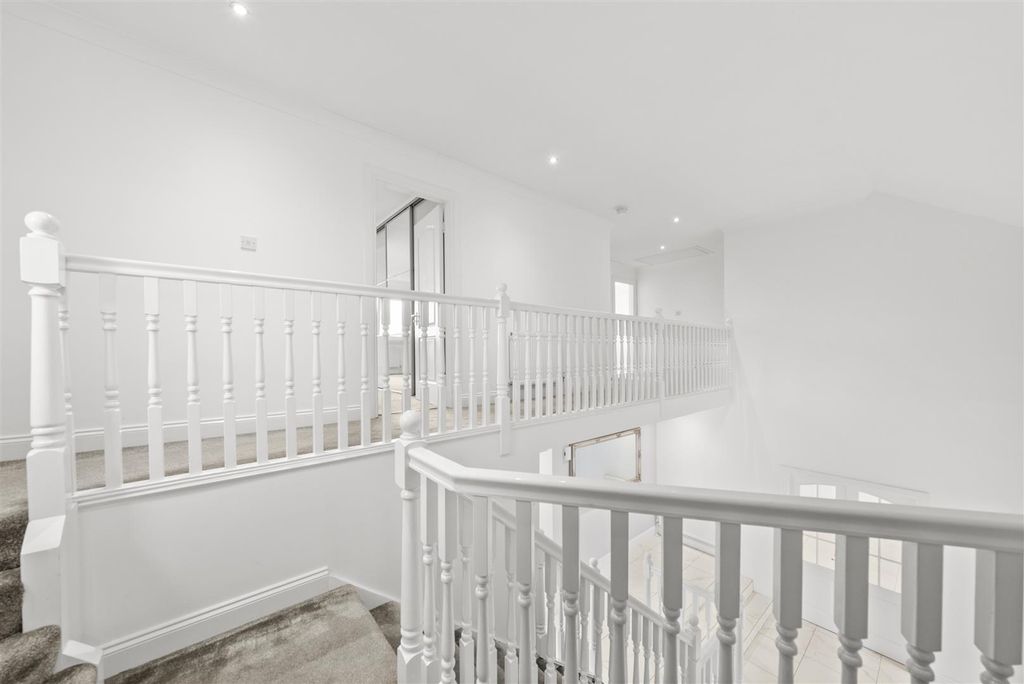 Additional image 19 of 5 bed detached house for saleSnead View, Motherwell ML1