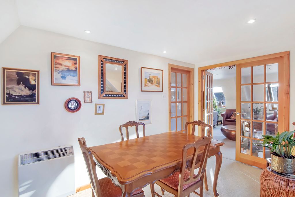 Additional image 7 of 2 bed flat for saleTay Street, Perth PH1