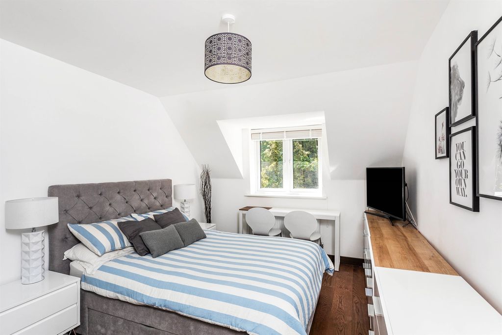 Additional image 7 of 2 bed flat for saleSummerhouse Hill, Buckingham MK18