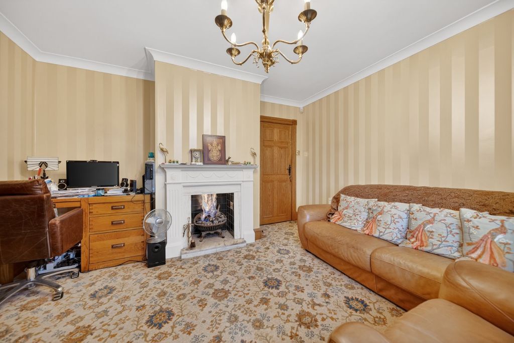 Additional image 4 of 3 bed detached house for saleWoodlands Drive, Rawdon, West Yorkshire BD10