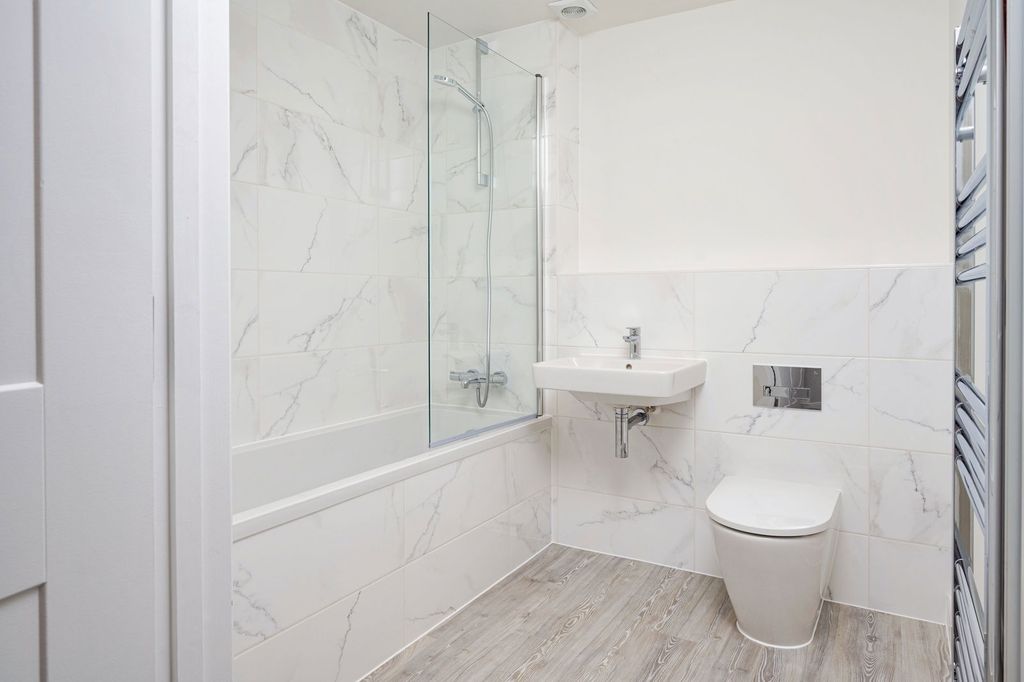 Additional image 9 of 2 bed flat for saleConnaught Place, Brockenhurst SO42