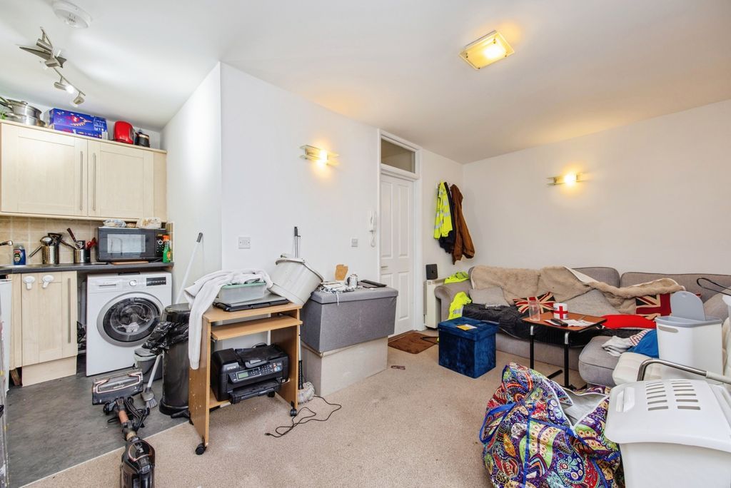 Additional image 14 of 1 bed flat for saleCrinnicks Hill, Bodmin, Cornwall PL31