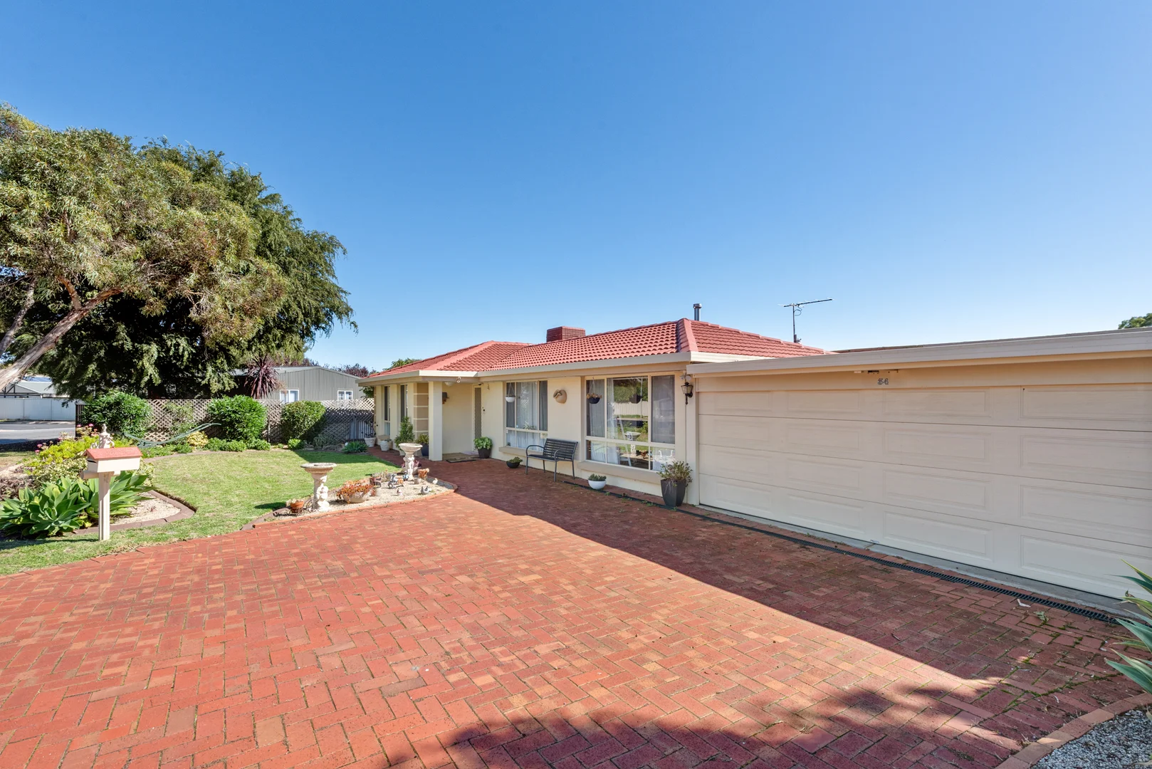 34 Derek Crescent, Morphett Vale SA 5162 photo 2
