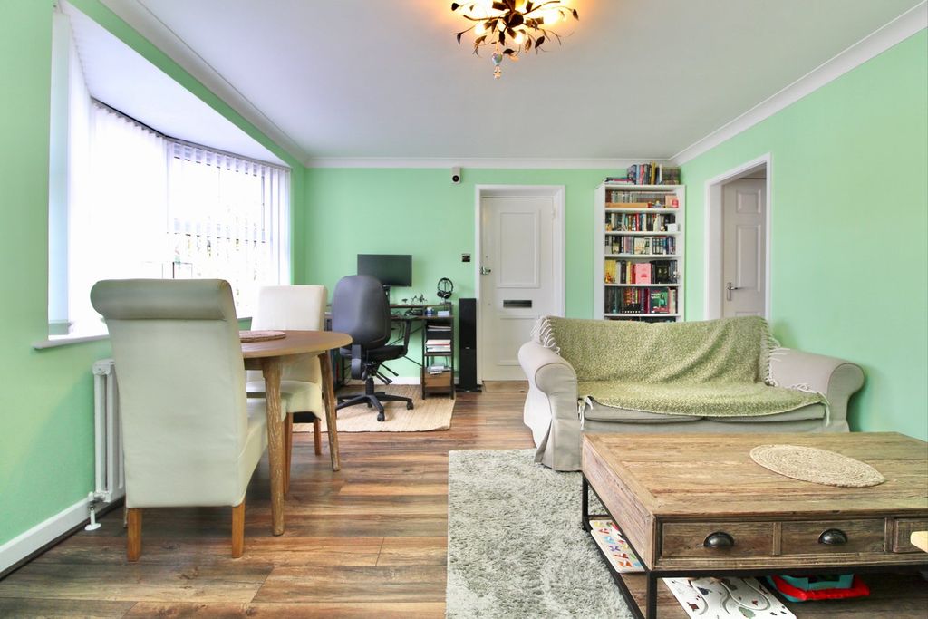 Additional image 5 of 2 bed flat for saleGrosvenor Mews, Lymington SO41