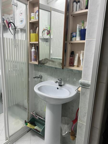 305 Tampines Street 32 photo 4