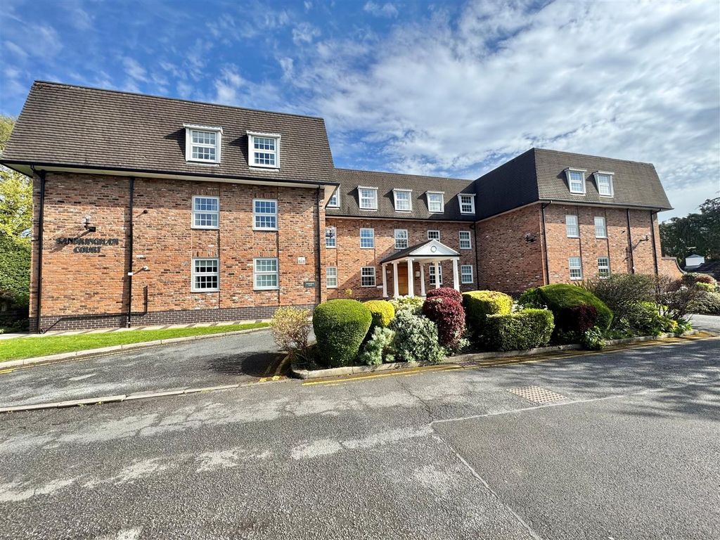 3 bed flat for saleSandringham Court, Cavendish Mews, Wilmslow SK9
