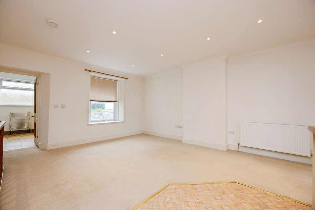 Additional image 6 of 1 bed flat for saleWestern Terrace, Bodmin, Cornwall PL31