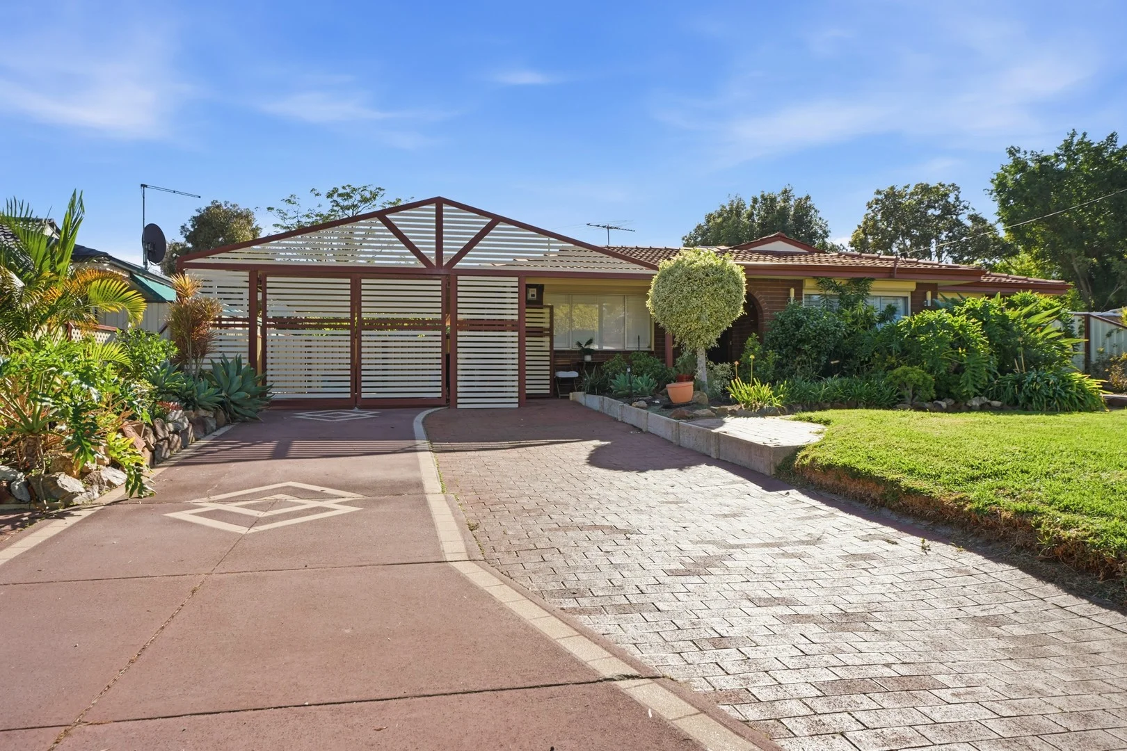 64 Gaskin Road, Kenwick WA 6107