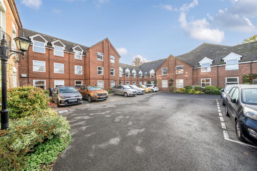 Additional image 14 of 2 bed flat for saleEast Street, Blandford Forum DT11