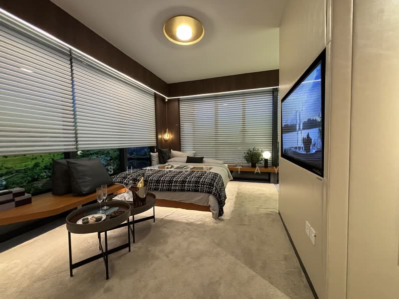 Additional image 11 of 2 Jurong East Central 1