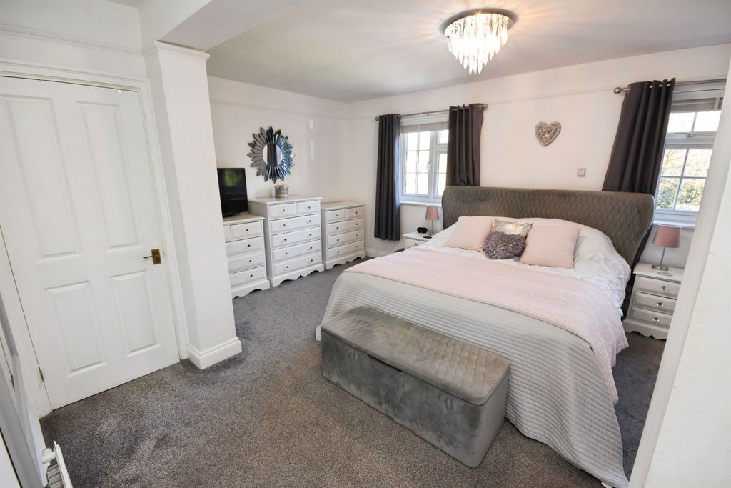 Additional image 14 of 6 bed detached house for saleSt. Peters Close, Braintree CM7