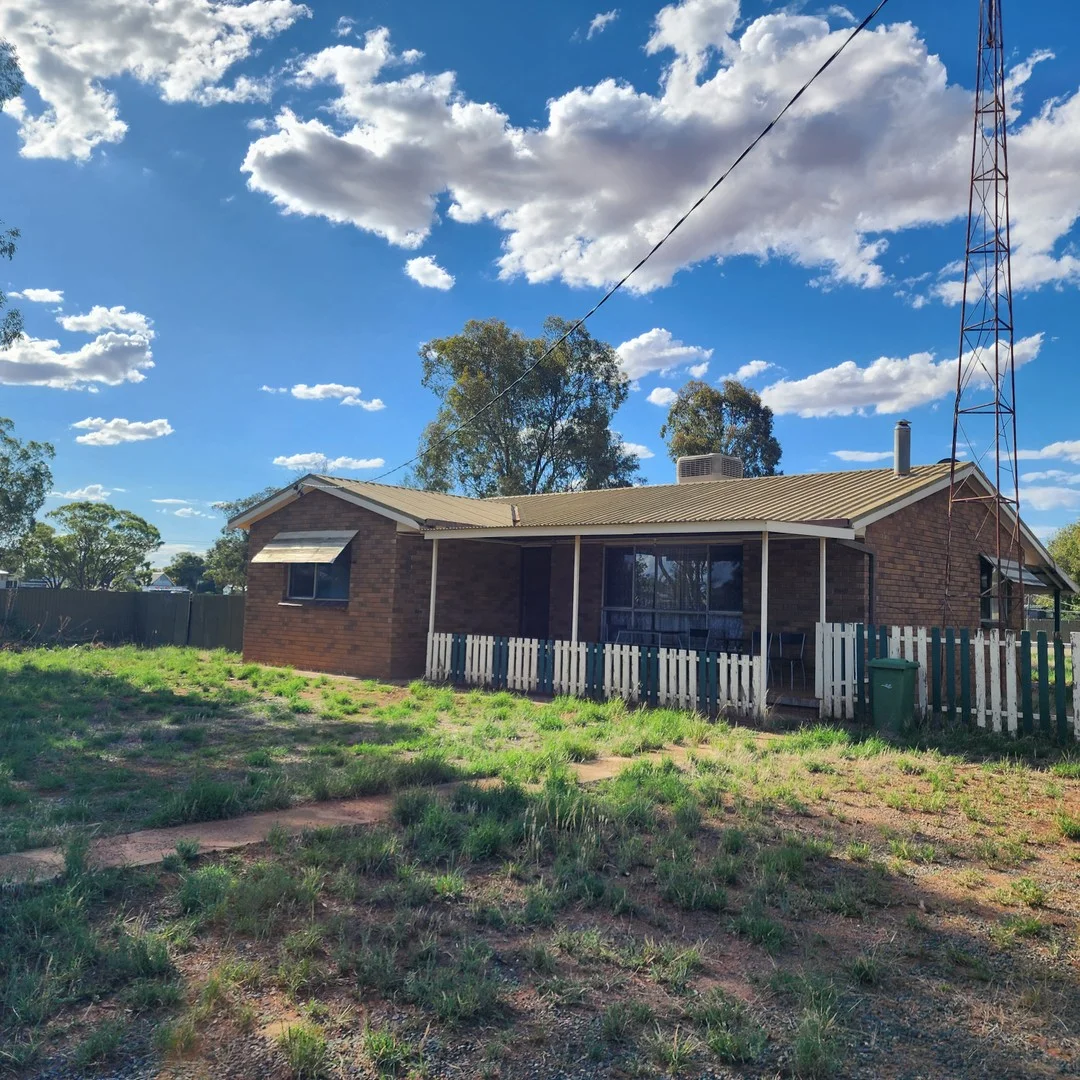12 Short Street, Ungarie NSW 2669