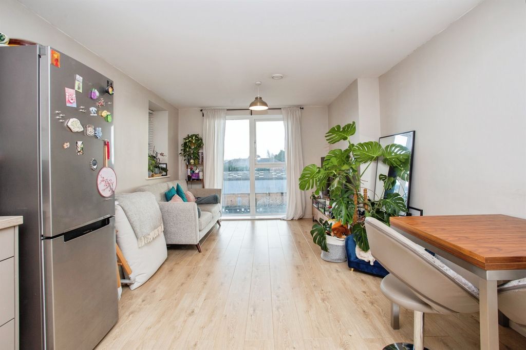 Additional image 5 of 2 bed flat for saleManor Way, Borehamwood WD6