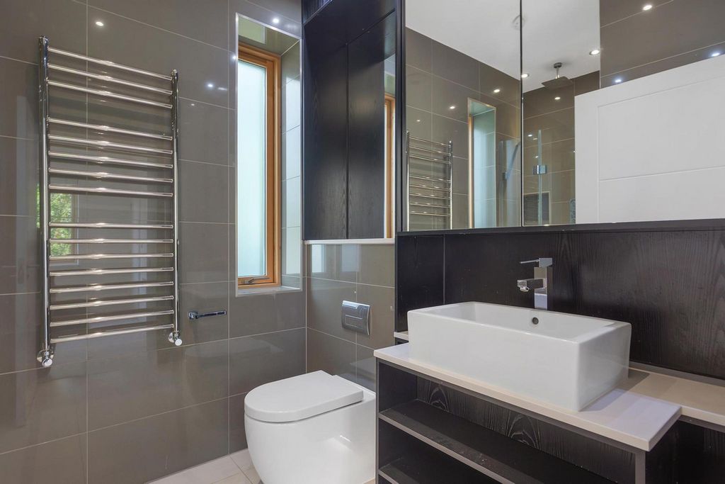 Additional image 9 of 4 bed semi-detached house for saleGibsons Place, Brentford TW8
