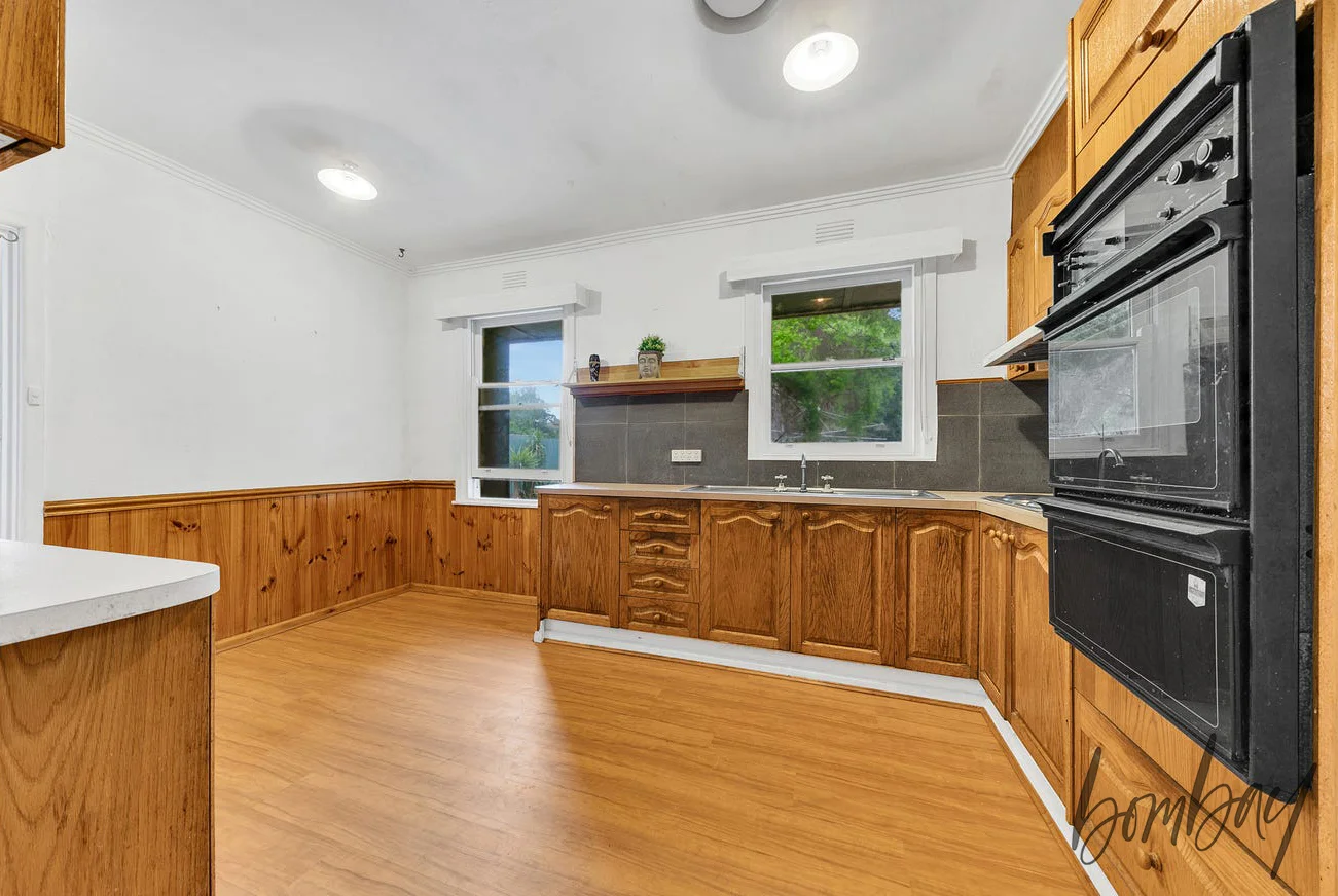 Additional image 3 of 22 Hales Crescent, Jacana VIC 3047