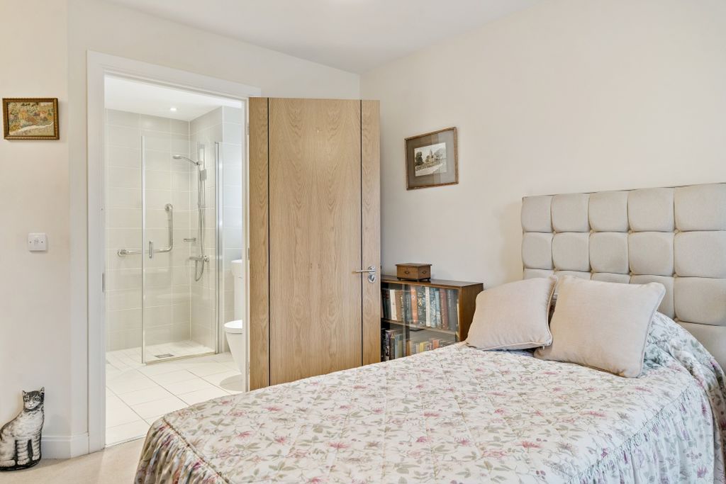 Additional image 11 of 2 bed flat for saleMarlow Road, Bourne End SL8