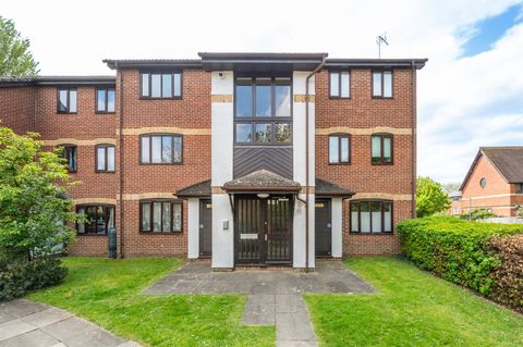 Pennyroyal Court, Reading RG1