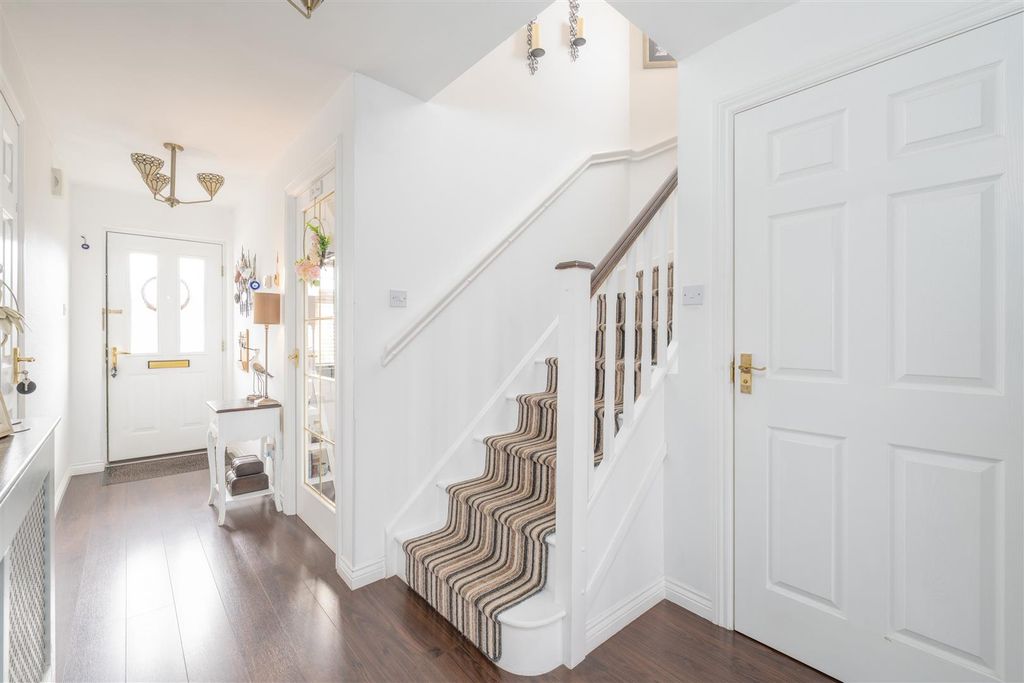 Additional image 8 of 3 bed detached house for sale83 Hallydown Crescent, Eyemouth TD14