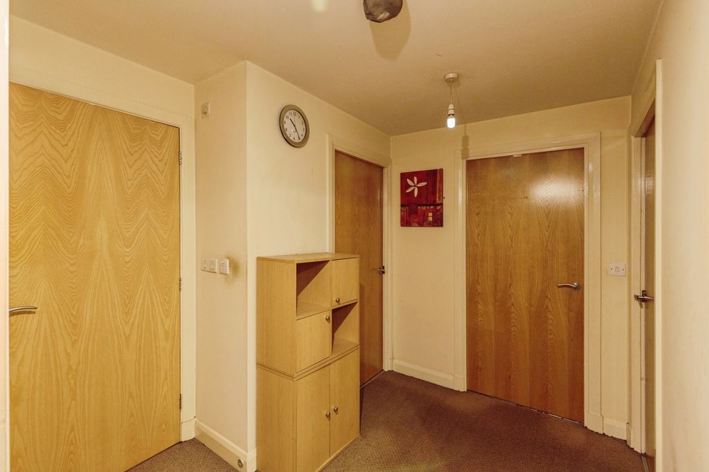 2 bed flat for saleNewton Drive, Blackpool, Lancashire FY3 photo 5