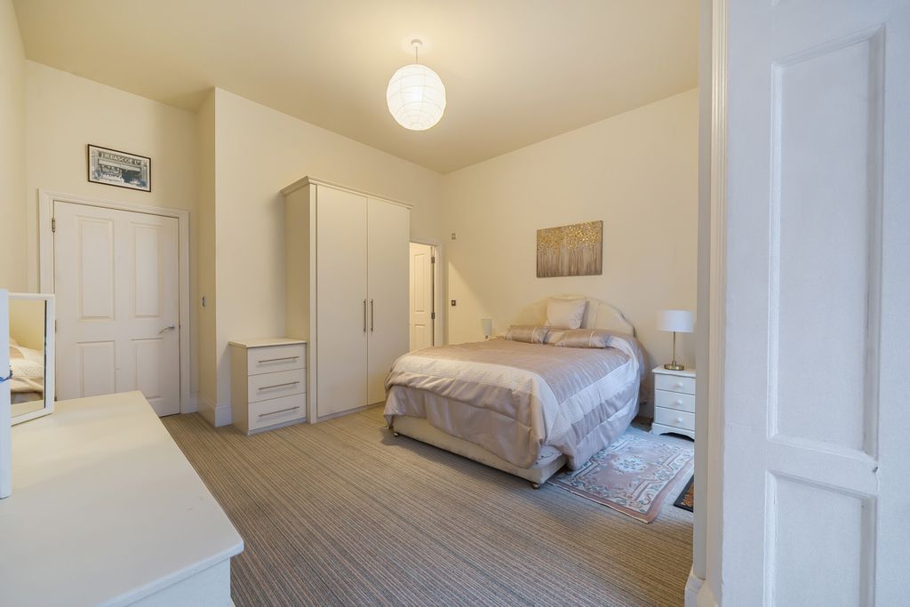 Additional image 10 of 2 bed flat for saleRodway Road, Bromley BR1