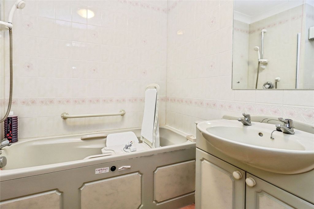 Additional image 4 of 2 bed flat for salePengwern Court, Shrewsbury SY3